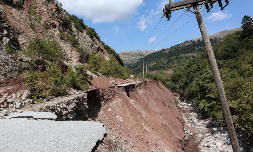 Αποκαταστάθηκαν οι ζημιές στο δίκτυο ηλεκτροδότησης των πληγεισών περιοχών